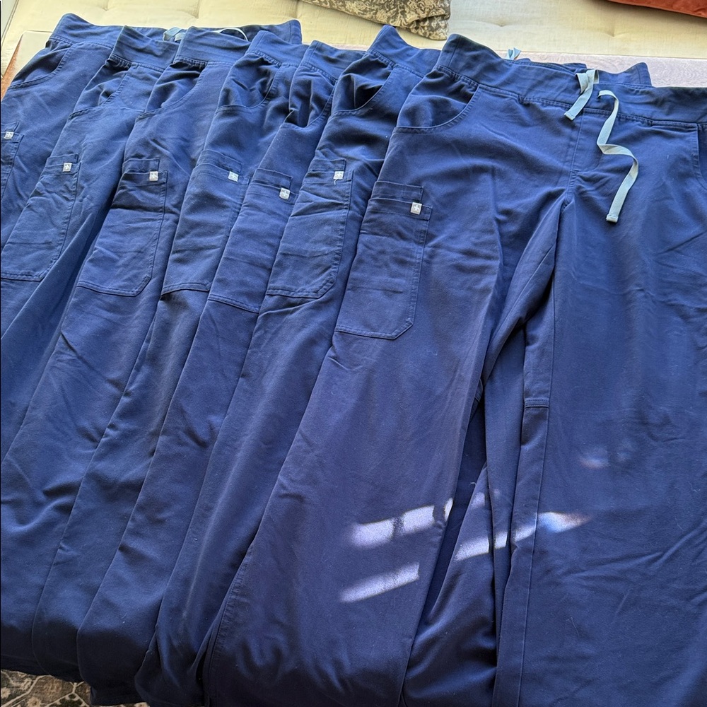 7 FIGS Kade Cargo Scrub Pants M Tall Navy Blue